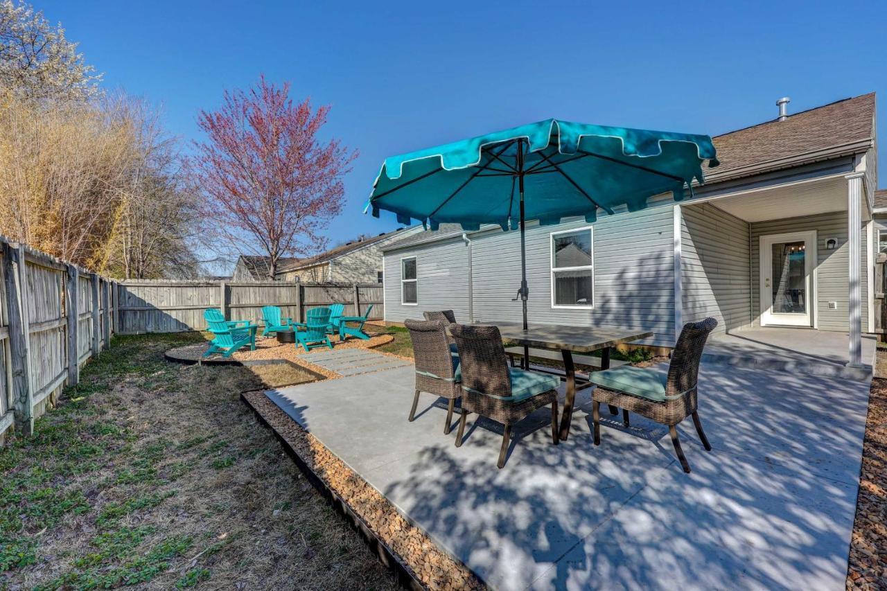 Chic Bentonville Home With Patio And Fire Pit! Exterior foto